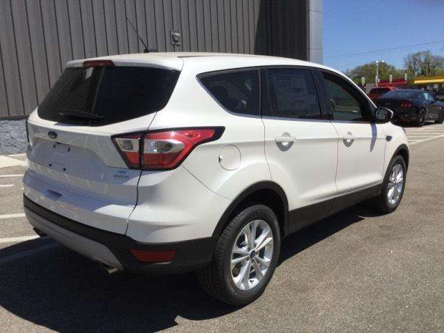 Ford Escape 2017 photo 2